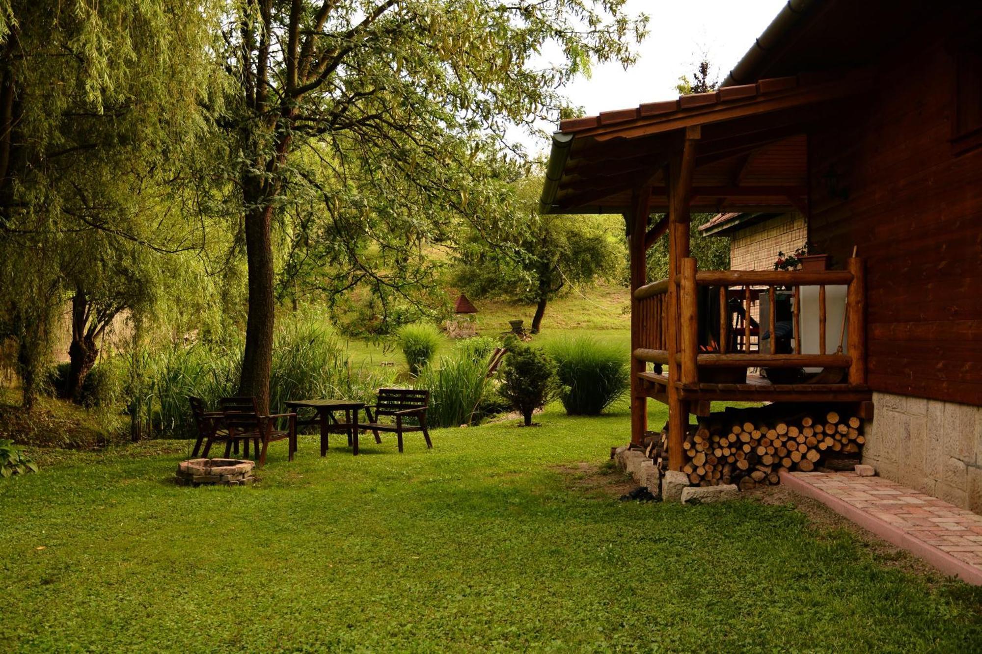 Halháza vendégház Sirok Exterior foto