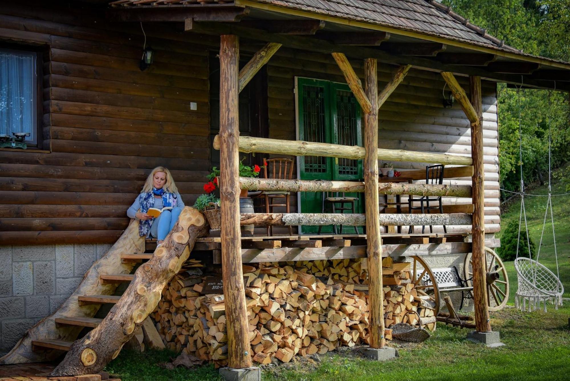 Halháza vendégház Sirok Exterior foto